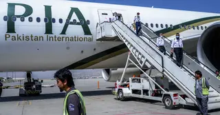 পাকিস্তানের আকাশসীমায় বাণিজ্যিক ফ্লাইট চলাচল আংশিক বন্ধ ঘোষণা